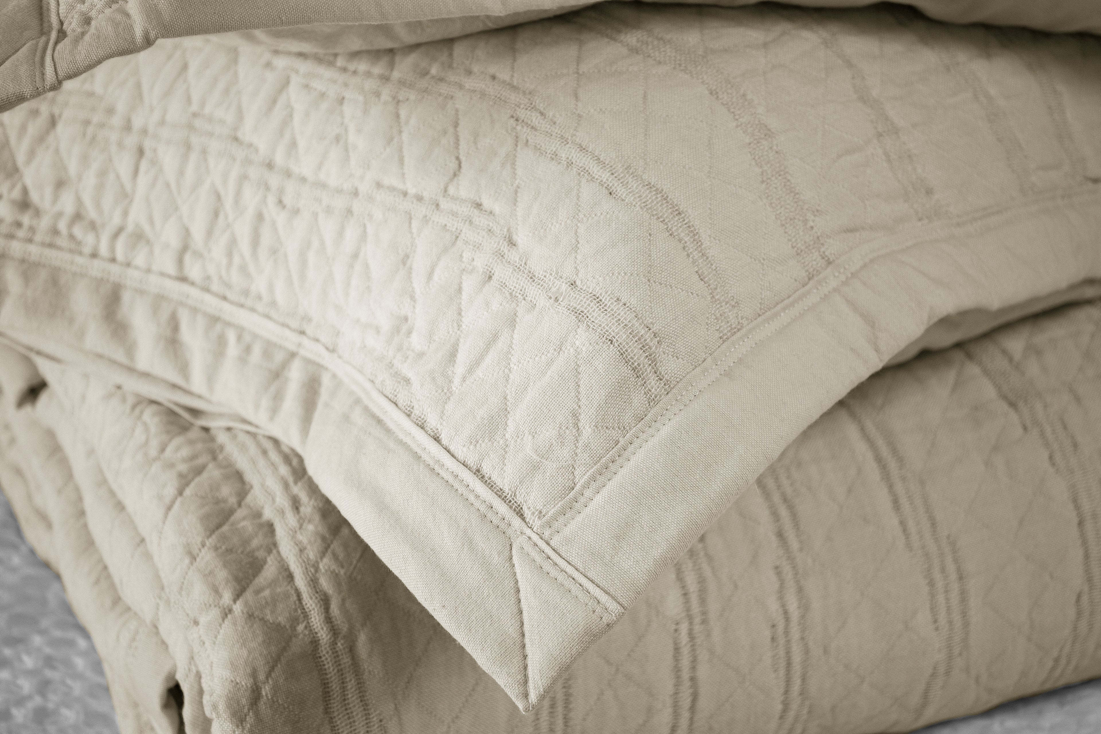 Castello Quilt Set