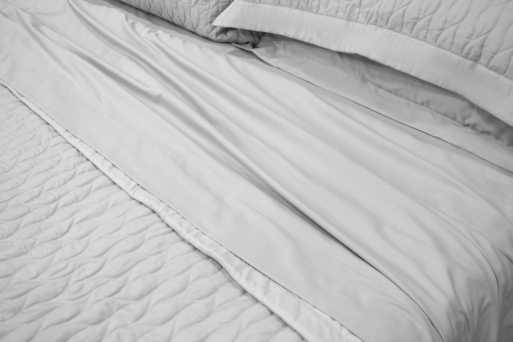 Sateen Quilt Set